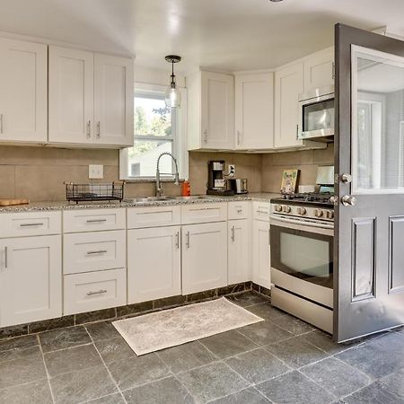 Modern Northfield Cottage With Yard! 외부 사진