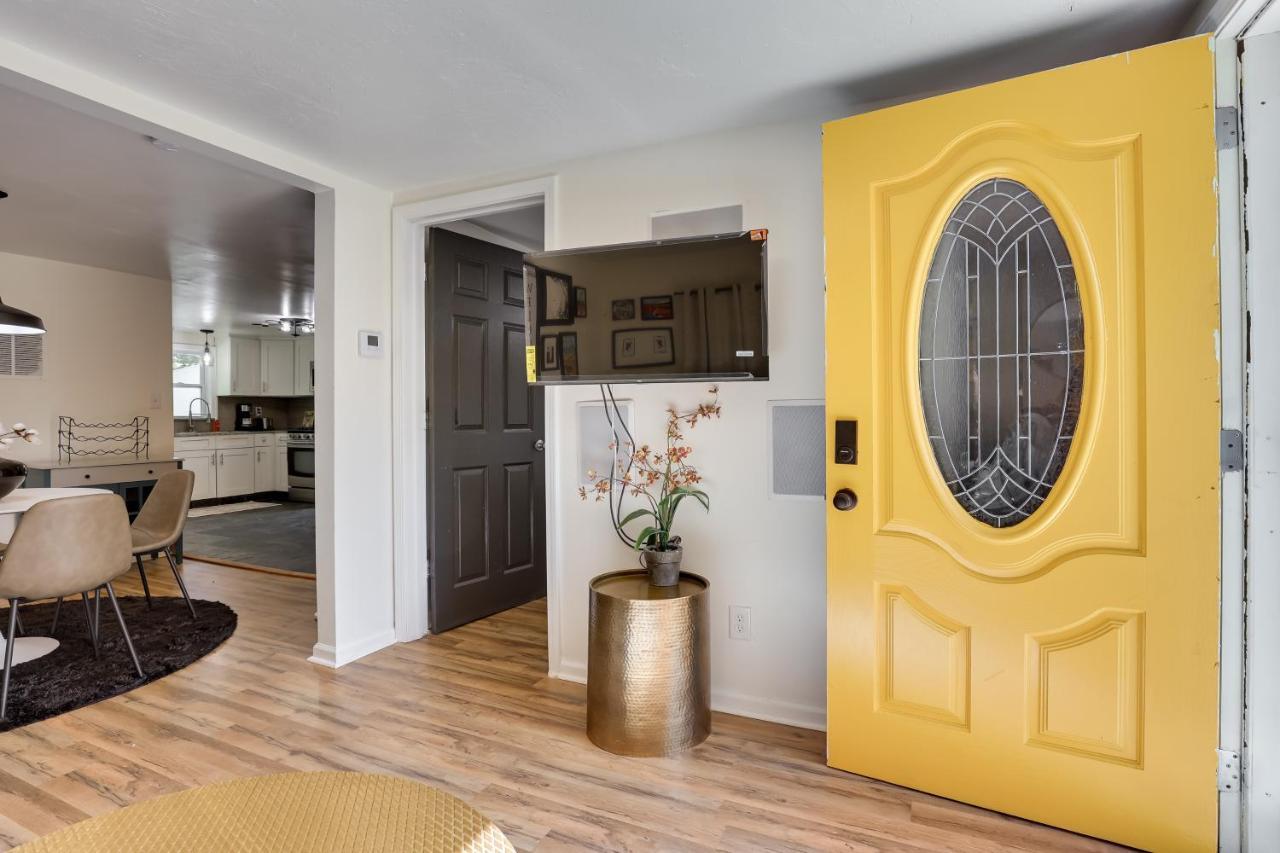 Modern Northfield Cottage With Yard! 외부 사진